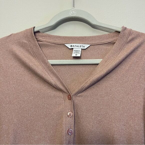 Woman’s Athleta uplifted ribbed Henley long sleeve top size xs - Picture 2 of 5